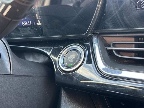 Certified 2025 Chevrolet Trax RS w/ Sunroof Package image 26