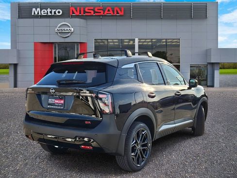 New 2026 Nissan Kicks SR image 3