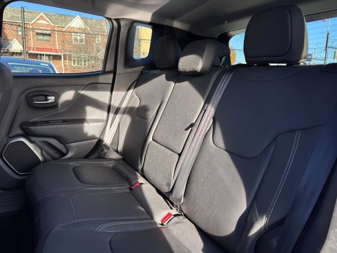 Used 2019 Jeep Renegade Limited w/ UConnect 8.4 Nav Group image 23