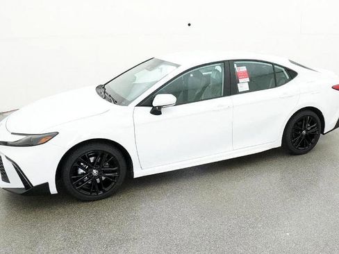 New 2026 Toyota Camry SE image 30