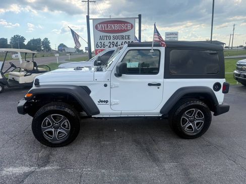 Used 2025 Jeep Wrangler Sport AWD/4WD image 1