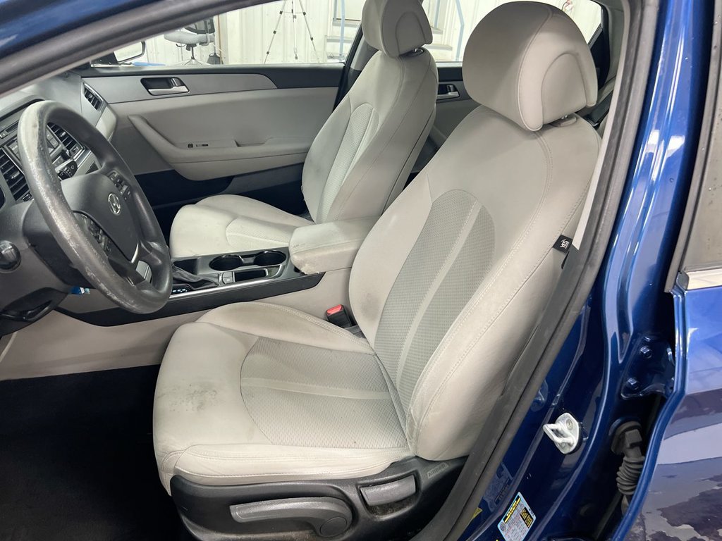 Used 2015 Hyundai Sonata SE FWD image 18
