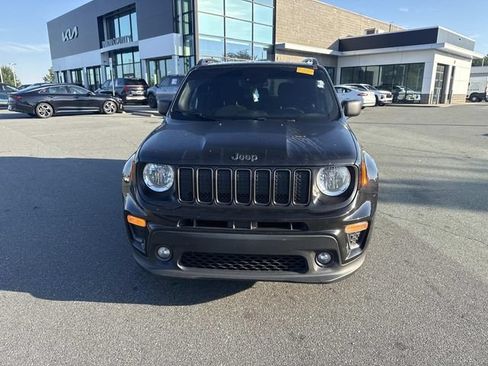 Used 2021 Jeep Renegade Latitude FWD image 2