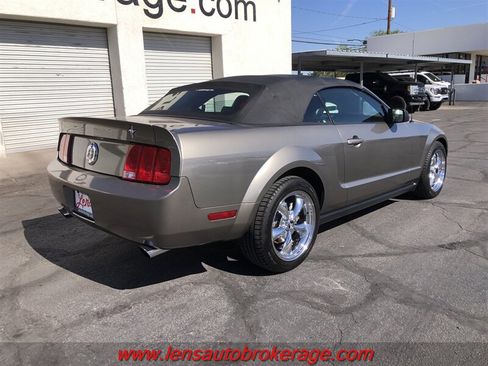 Used 2005 Ford Mustang Premium RWD image 11