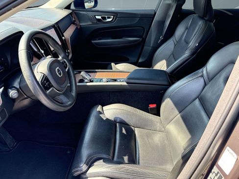 Certified 2023 Volvo XC60 B5 Ultimate image 5