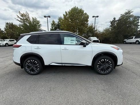 New 2026 Nissan Rogue Platinum w/ Platinum Premium Package image 4