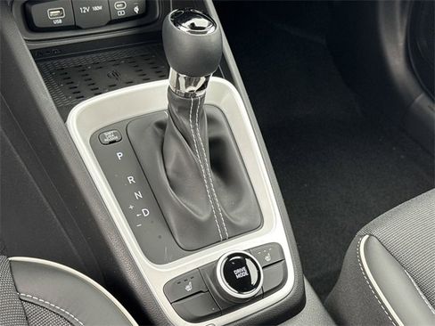 New 2025 Hyundai Venue Limited image 25