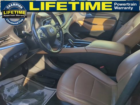 Used 2019 Buick Enclave Essence image 7