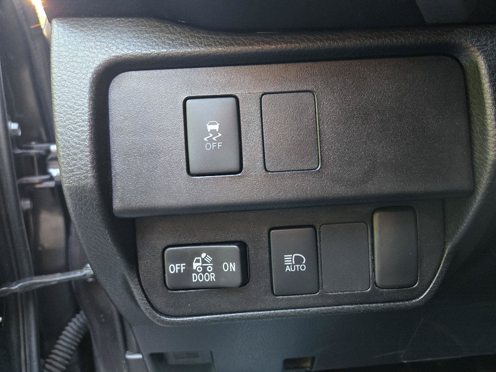 Used 2021 Toyota Tacoma SR5 AWD/4WD image 15