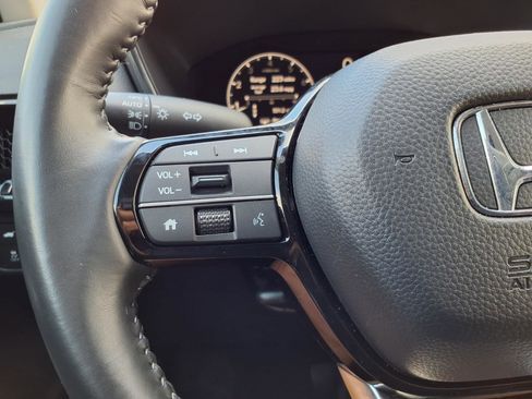 Used 2025 Honda CR-V EX-L image 16