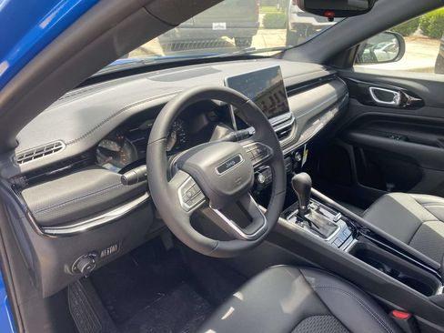 New 2026 Jeep Compass Latitude AWD/4WD image 18