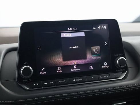 Used 2023 Nissan Rogue SV image 17