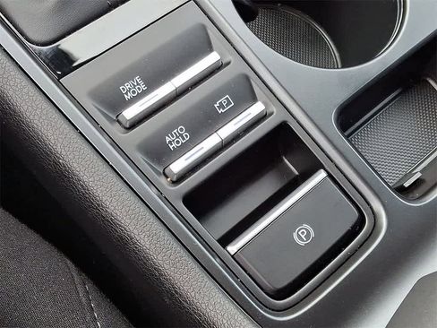 Certified 2025 Hyundai Sonata SE image 23