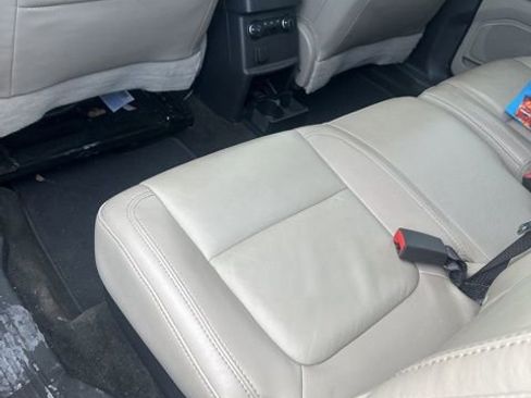 Used 2014 Ford Explorer XLT w/ Equipment Group 202A image 21