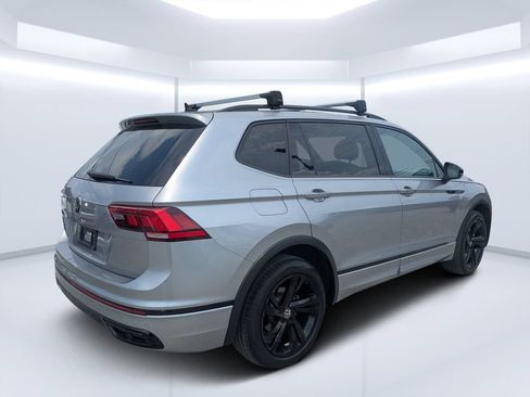 Used 2023 Volkswagen Tiguan SE R-Line FWD image 3