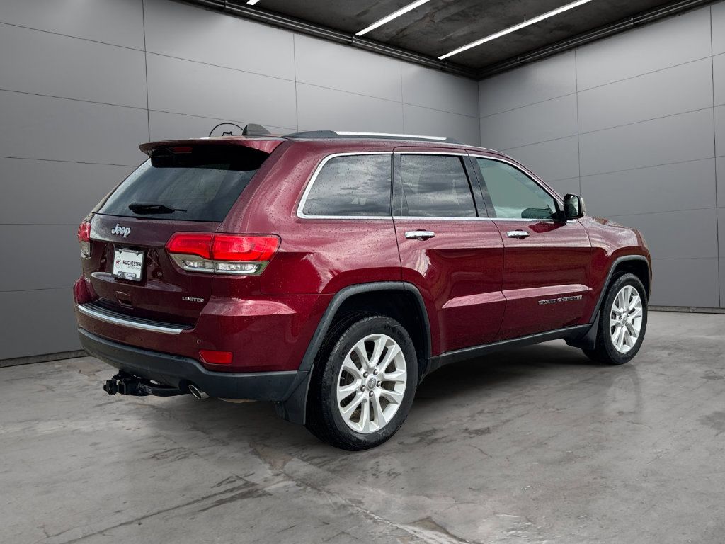 Used 2017 Jeep Grand Cherokee Limited AWD/4WD image 5
