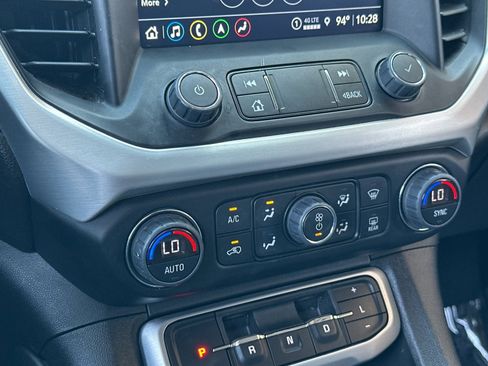 Used 2023 GMC Acadia SLT image 20