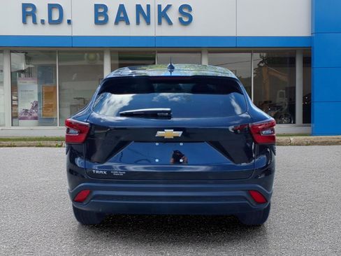 Used 2024 Chevrolet Trax LS w/ LS Convenience Package image 4