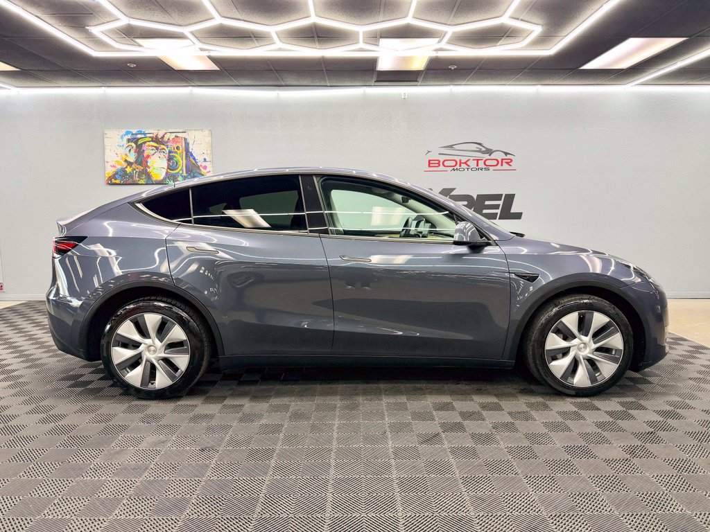 Used 2023 Tesla Model Y Long Range AWD/4WD image 17
