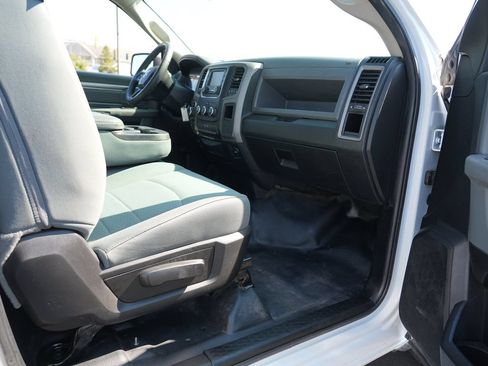 Used 2018 RAM 1500 Express AWD/4WD image 25