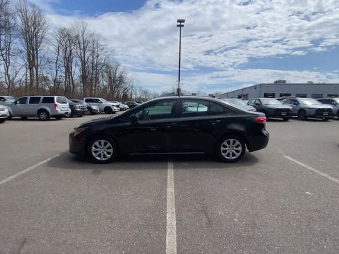 Used 2024 Toyota Corolla LE image 9