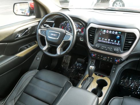 Used 2018 GMC Acadia Denali image 9