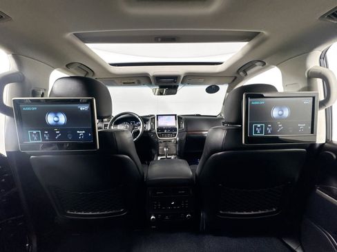 Used 2017 Toyota Land Cruiser image 33