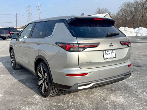 New 2026 Mitsubishi Outlander AWD image 5