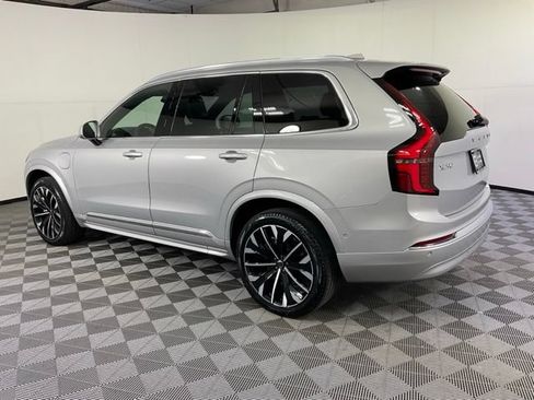 Certified 2025 Volvo XC90 T8 Ultra AWD/4WD image 4