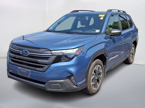 Used 2025 Subaru Forester Premium AWD/4WD image 1