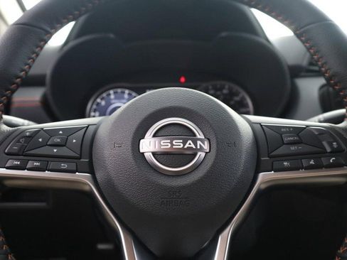 New 2025 Nissan Versa SR w/ Trunk Package image 9