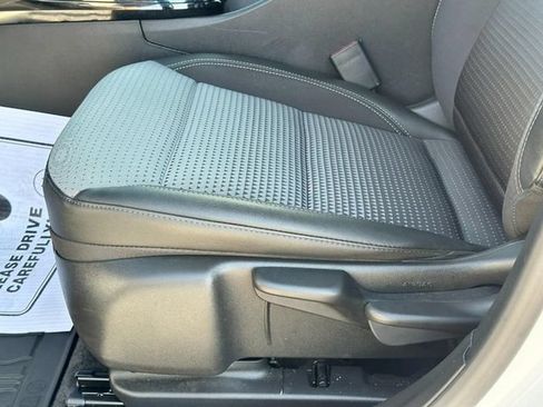 Used 2024 Chevrolet Trax LT FWD image 17