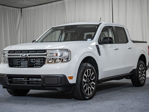 Certified 2024 Ford Maverick Lariat image 3