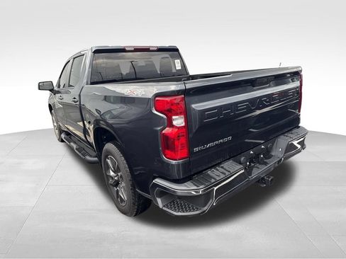Used 2022 Chevrolet Silverado 1500 LT AWD/4WD image 3