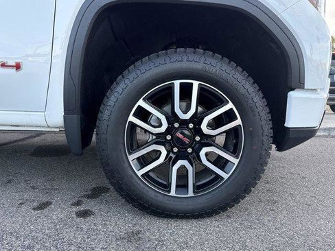 Used 2024 GMC Sierra 1500 AT4 w/ Technology Package image 3