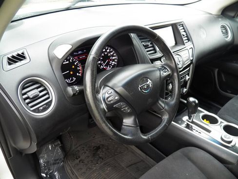 Used 2013 Nissan Pathfinder SV AWD/4WD image 16