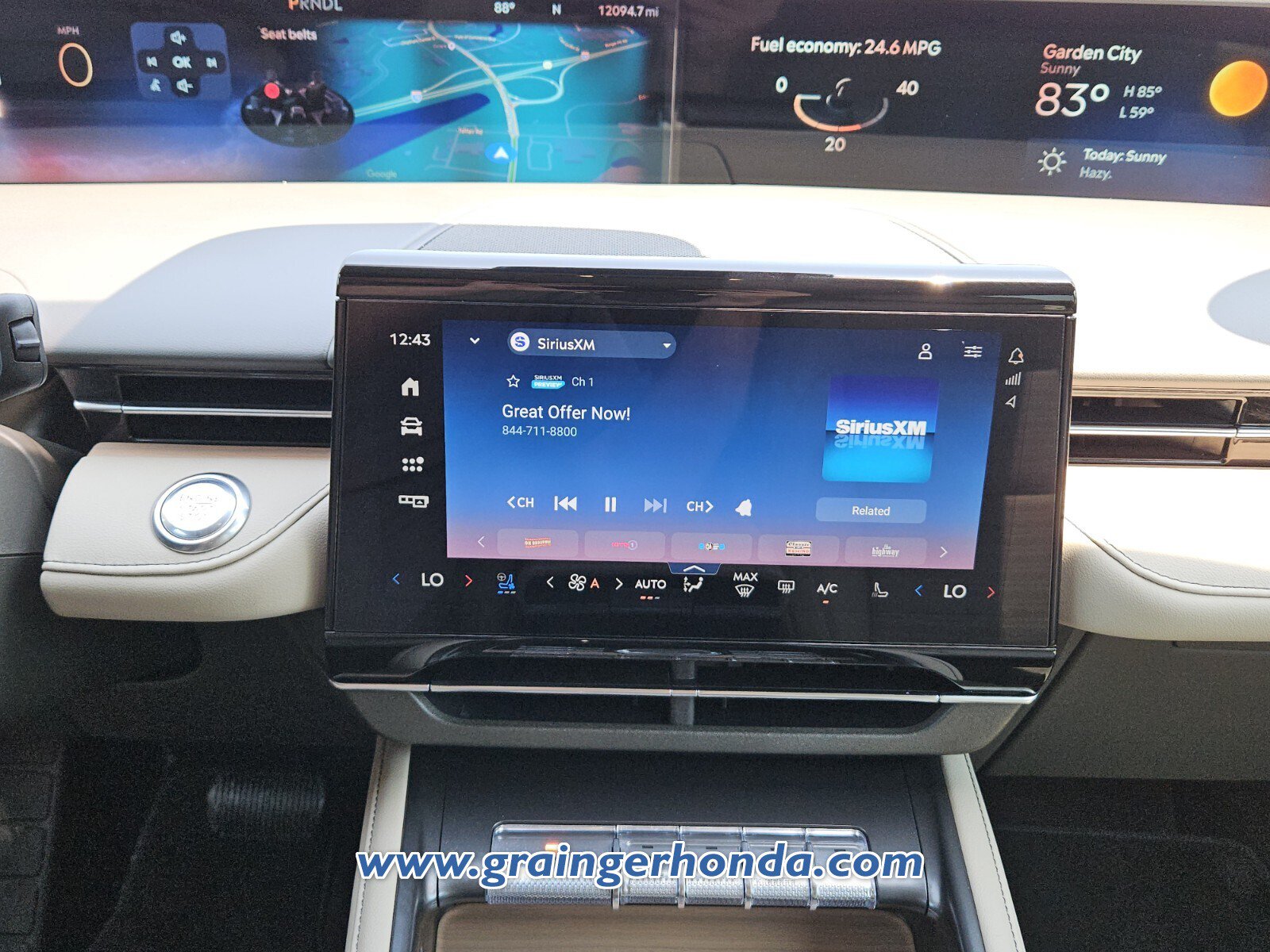 Used 2025 Lincoln Nautilus Reserve AWD/4WD image 15