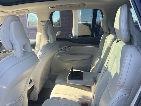 Used 2021 Volvo XC90 T6 Inscription w/ Advanced Package image 16