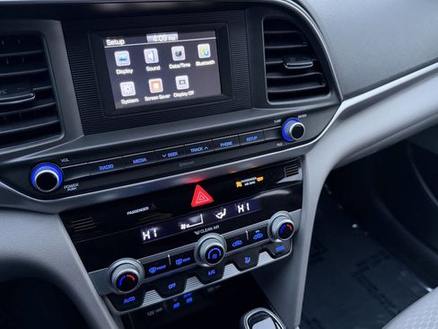 Used 2020 Hyundai Elantra SE w/ Cargo Package (C1) image 21