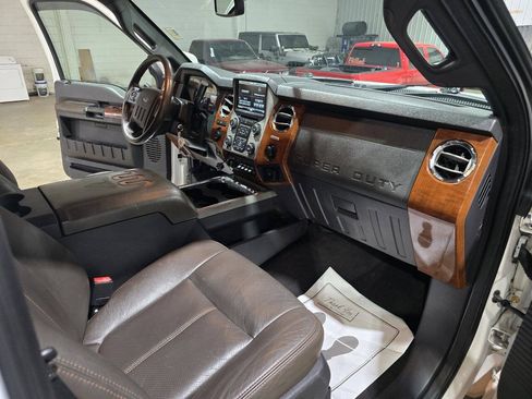 Used 2015 Ford F250 King Ranch w/ FX4 Off-Road Package AWD/4WD image 38