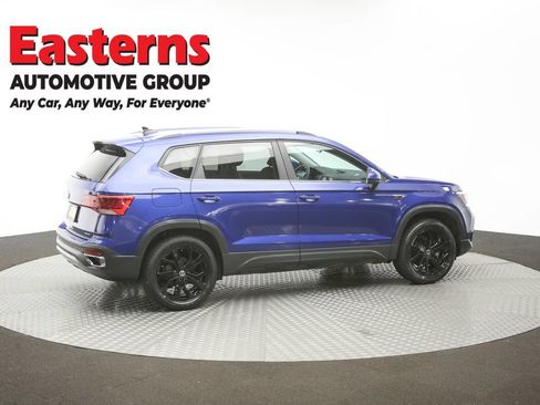 Used 2022 Volkswagen Taos SE w/ Panoramic Sunroof Package FWD image 43