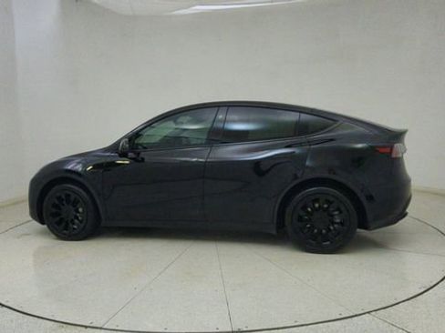 Used 2024 Tesla Model Y Long Range image 64