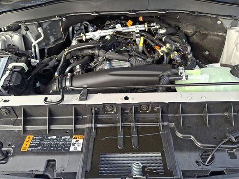 New 2026 Ford Explorer Active AWD/4WD image 26
