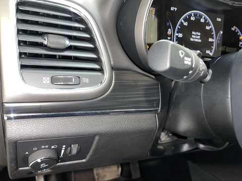 Used 2019 Jeep Grand Cherokee Limited AWD/4WD image 24
