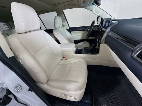 Used 2023 Lexus GX 460 Premium w/ Premium Package image 29