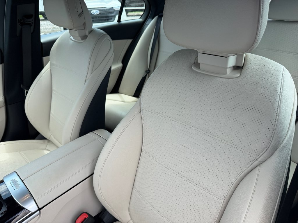 Used 2025 Mercedes-Benz C 300 4MATIC Sedan image 13