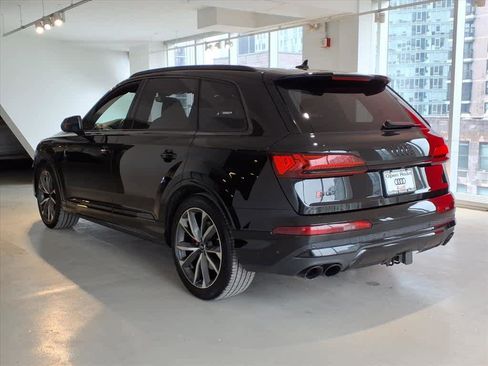 Used 2023 Audi SQ7 Premium Plus w/ Executive Package image 6
