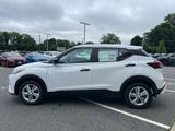 New 2025 Nissan Kicks Play S image 4