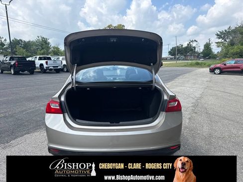 Used 2022 Chevrolet Malibu LS FWD image 7