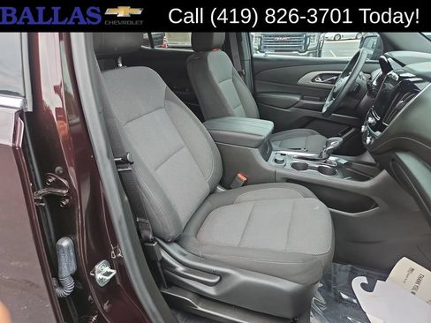 Used 2023 Chevrolet Traverse LT FWD image 27